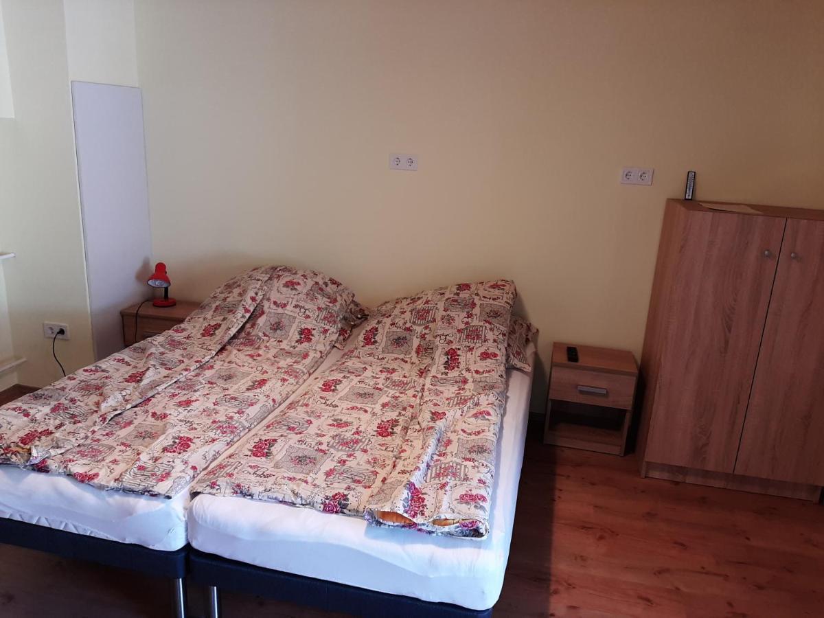Gyopár Gyöngye Apartmanház Orosháza Exterior foto
