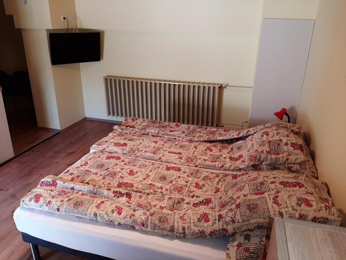 Gyopár Gyöngye Apartmanház Orosháza Exterior foto