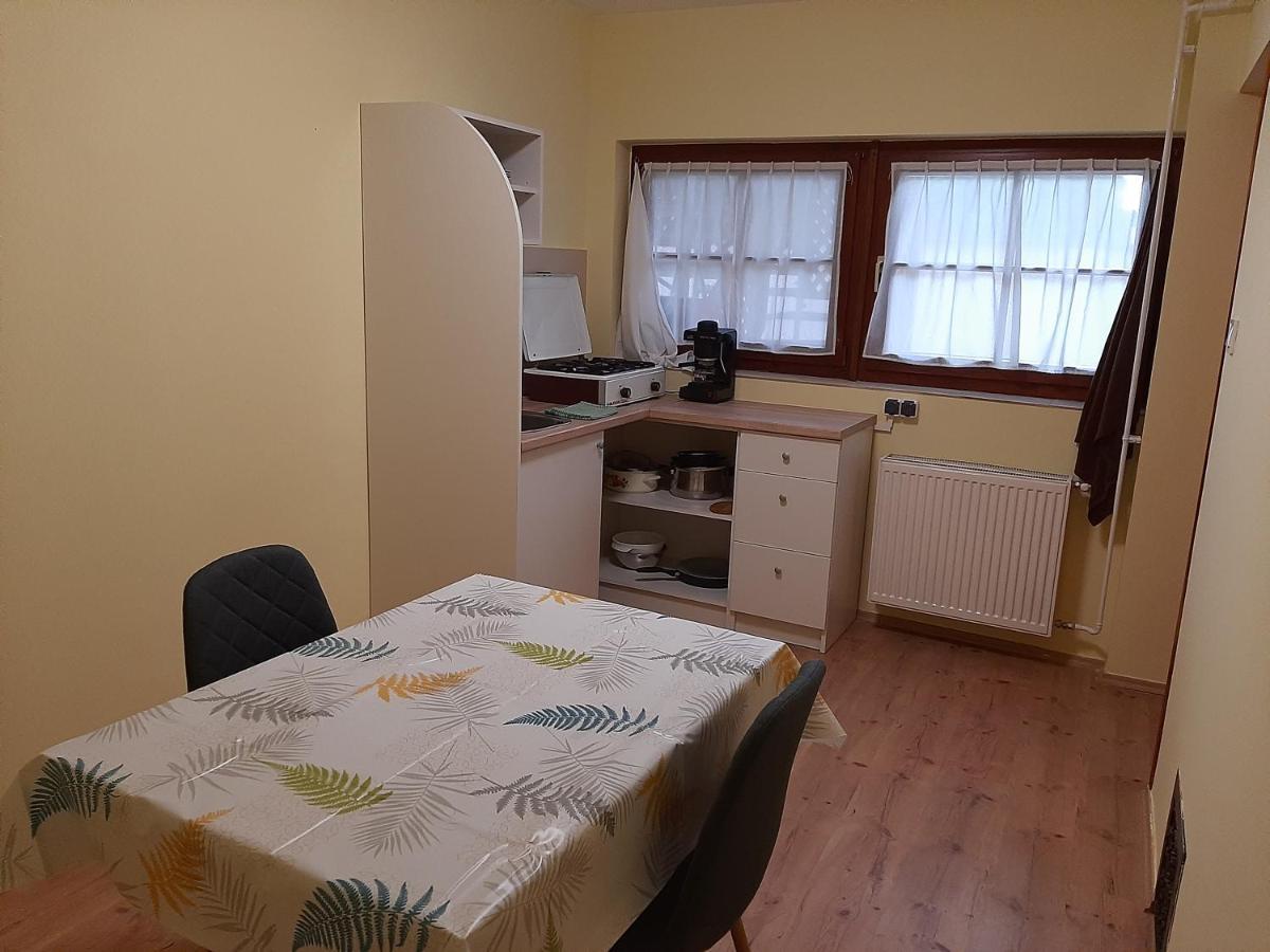 Gyopár Gyöngye Apartmanház Orosháza Exterior foto